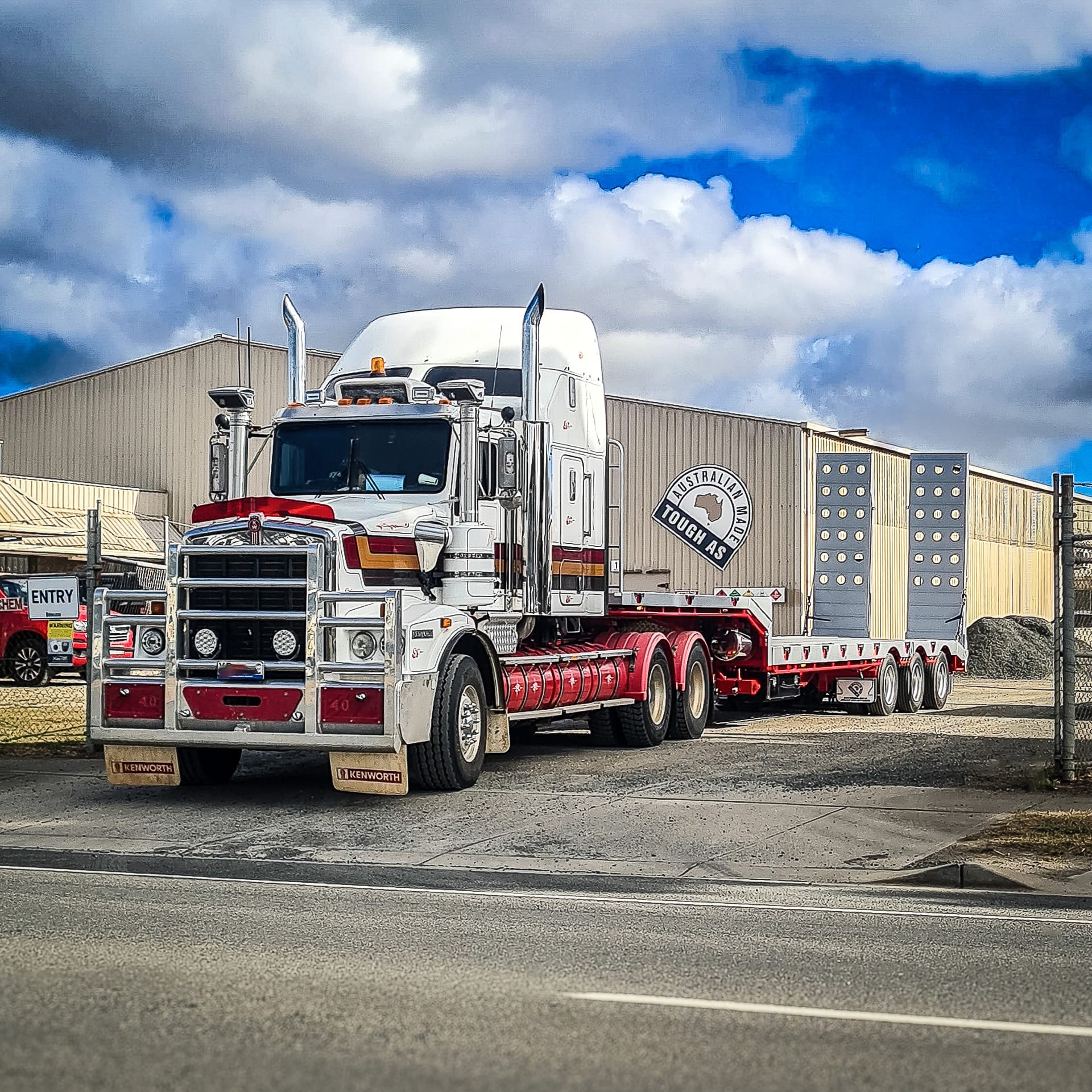 3.5m Tri-Axle Drop Deck Widener Trailer – photo 6