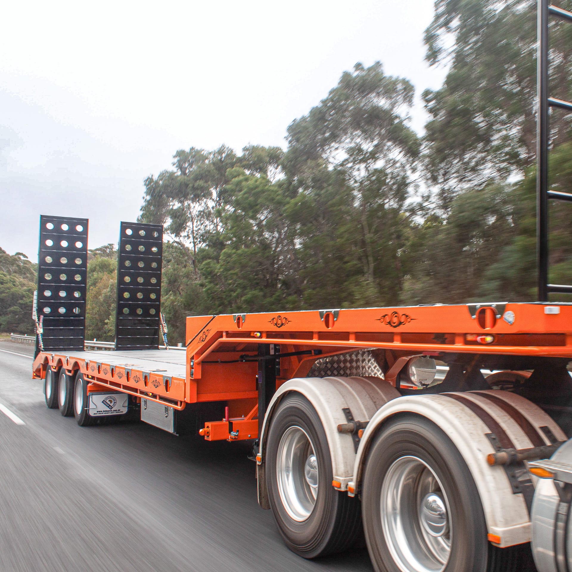 3.5m Tri-Axle Drop Deck Widener Trailer – photo 4