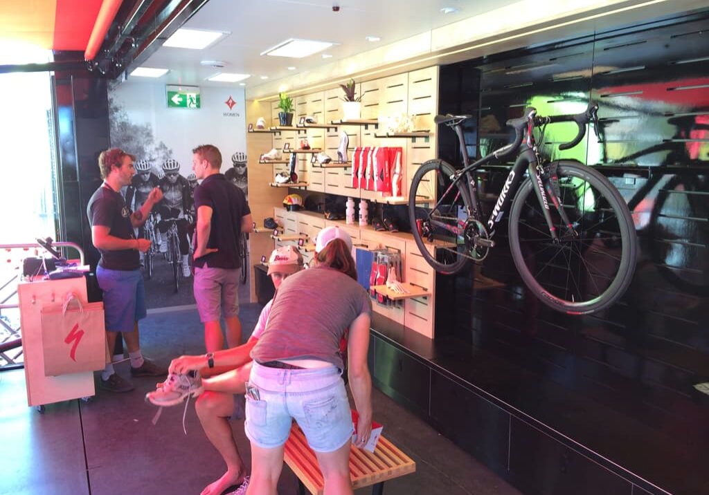 Merchandise Specialized inside